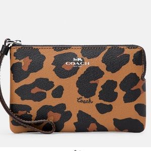 NWT Coach Corner Zip Wristlet With Leopard Print